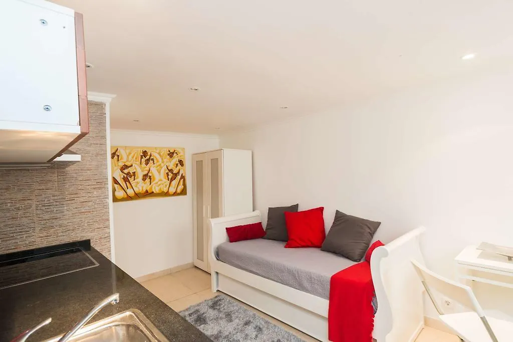 Low Cost - Historic City Center Rc Apartment Lisbon